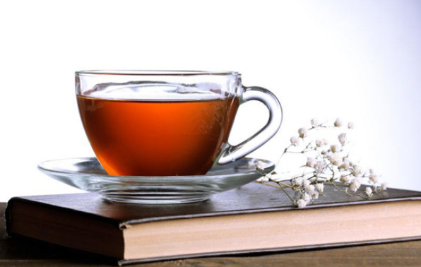 老人喝红茶有哪些功效（长期喝喝茶的好处）-第1张图片